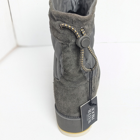 NWOT UGG Beck waterproof winter boots - Picture 11 of 16